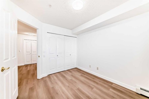 3129-6818 Pinecliff Grove Ne, Calgary, AB - Indoor Photo Showing Other Room