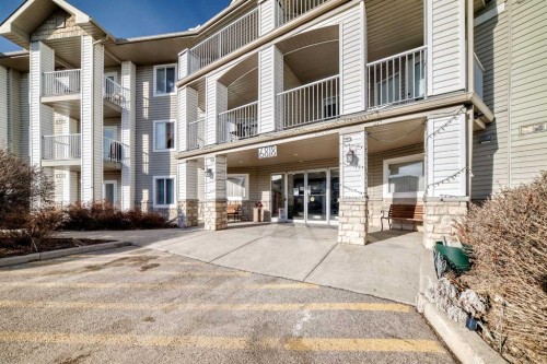 3129-6818 Pinecliff Grove Ne, Calgary, AB - Outdoor With Facade