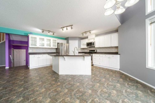 6 Lansing Close, Spruce Grove, AB - Indoor Photo Showing Kitchen With Upgraded Kitchen