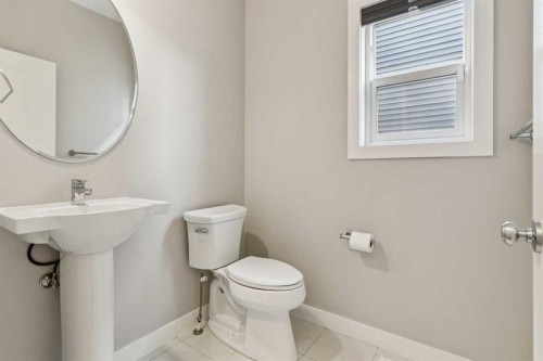 171 Kinniburgh Road, Chestermere, AB - Indoor Photo Showing Bathroom