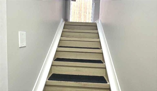 3229 19 Avenue Se, Calgary, AB - Indoor Photo Showing Other Room