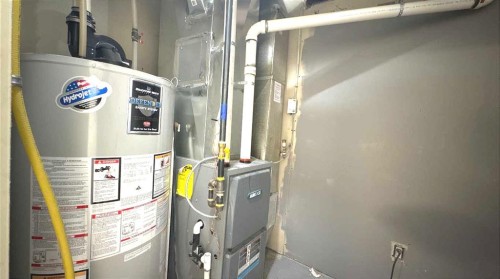 3229 19 Avenue Se, Calgary, AB - Indoor Photo Showing Basement