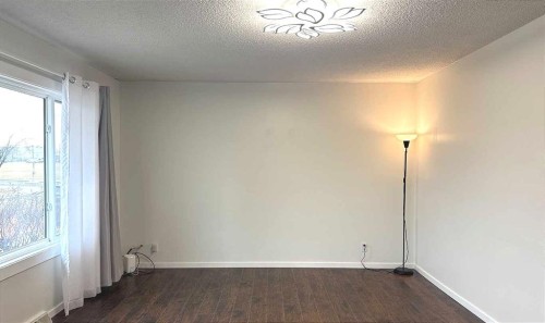 3229 19 Avenue Se, Calgary, AB - Indoor Photo Showing Other Room