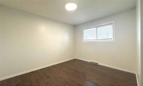 3229 19 Avenue Se, Calgary, AB - Indoor Photo Showing Other Room