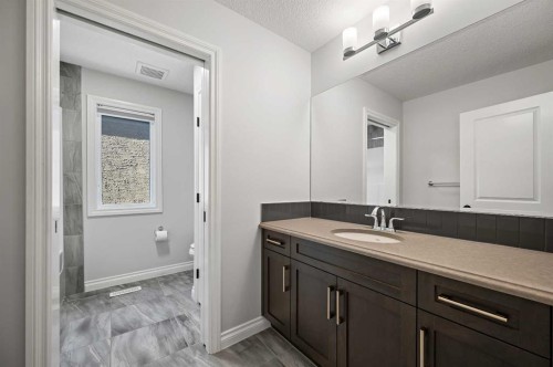 193 Evansridge View Nw, Calgary, AB - Indoor Photo Showing Bathroom