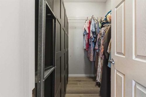 237 Windrow Crescent Sw, Airdrie, AB - Indoor With Storage