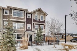 221 Sundown Road  Cochrane, AB T4C 2M6