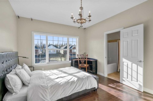 90 Discovery Ridge Gardens Sw, Calgary, AB - Indoor Photo Showing Bedroom