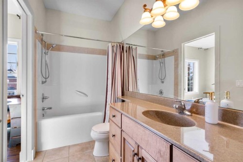 90 Discovery Ridge Gardens Sw, Calgary, AB - Indoor Photo Showing Bathroom