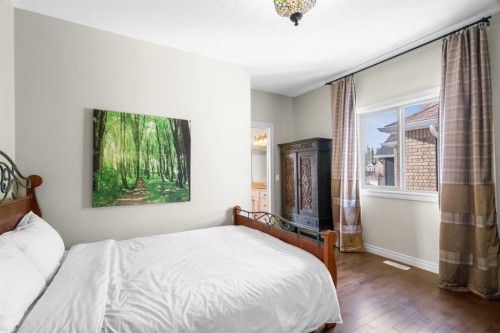90 Discovery Ridge Gardens Sw, Calgary, AB - Indoor Photo Showing Bedroom