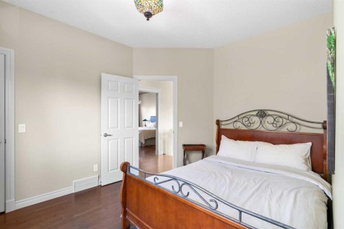 90 Discovery Ridge Gardens Sw, Calgary, AB - Indoor Photo Showing Bedroom