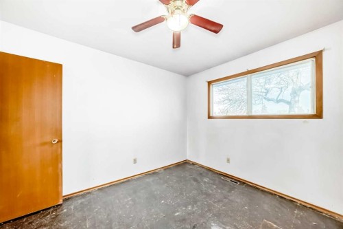 4703 35 Avenue Sw, Calgary, AB - Indoor Photo Showing Other Room