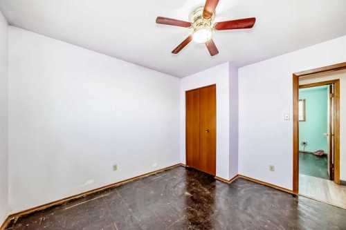 4703 35 Avenue Sw, Calgary, AB - Indoor Photo Showing Other Room