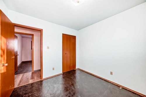 4703 35 Avenue Sw, Calgary, AB - Indoor Photo Showing Other Room