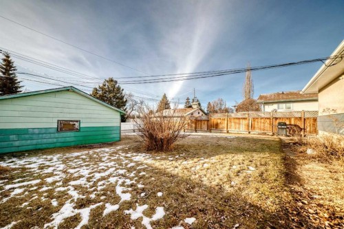 4703 35 Avenue Sw, Calgary, AB - Outdoor