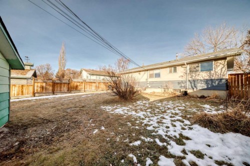 4703 35 Avenue Sw, Calgary, AB - Outdoor
