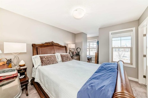 102-32 Horseshoe Crescent, Cochrane, AB - Indoor Photo Showing Bedroom