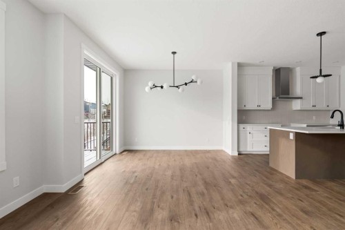 219 Silver Spruce Grove Sw, Calgary, AB 