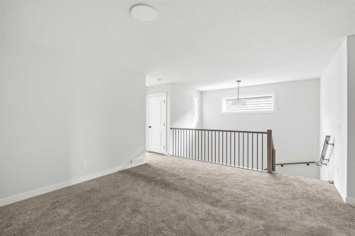 219 Silver Spruce Grove Sw, Calgary, AB 