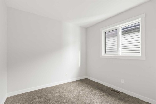 219 Silver Spruce Grove Sw, Calgary, AB 