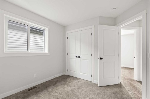 219 Silver Spruce Grove Sw, Calgary, AB 