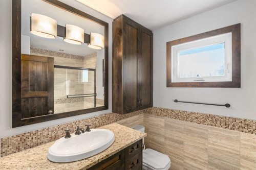 1315 Lake Michigan Crescent Se, Calgary, AB - Indoor Photo Showing Bathroom