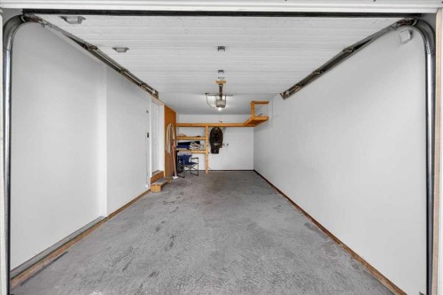 11 Copperfield Court Se, Calgary, AB - Indoor Photo Showing Garage