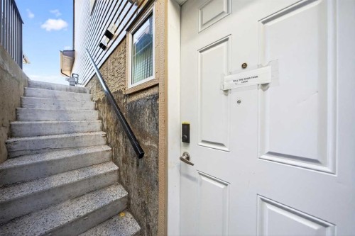 21 Panamount Street Nw, Calgary, AB - Indoor Photo Showing Other Room