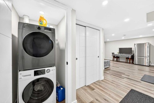 21 Panamount Street Nw, Calgary, AB - Indoor Photo Showing Laundry Room