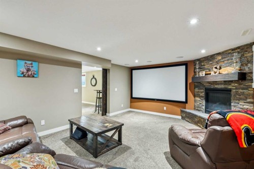 1507 Cayuga Drive Nw, Calgary, AB - Indoor With Fireplace