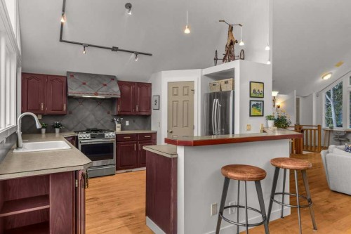 965 Lawrence Grassi Ridge, Canmore, AB - Indoor Photo Showing Kitchen