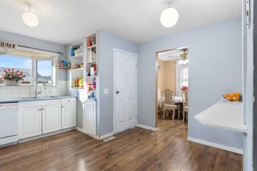 6124 Maddock Drive Ne, Calgary, AB - Indoor