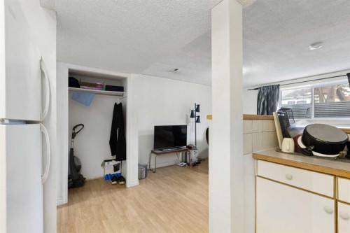 6124 Maddock Drive Ne, Calgary, AB - Indoor