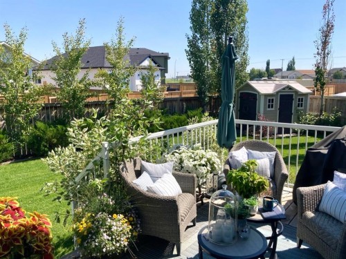 718 Hamptons Bay Se, High River, AB 