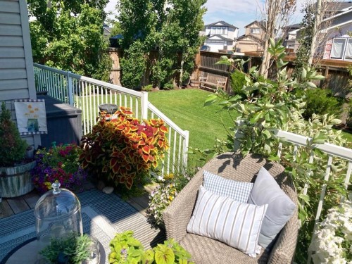 718 Hamptons Bay Se, High River, AB 