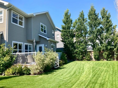 718 Hamptons Bay Se, High River, AB 