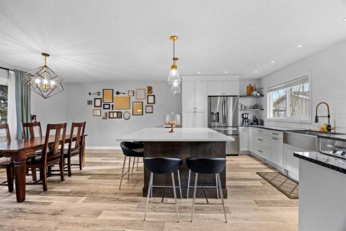 123 Sackville Drive Sw, Calgary, AB - Indoor Photo Showing Other Room