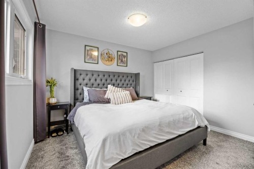 123 Sackville Drive Sw, Calgary, AB - Indoor Photo Showing Bedroom