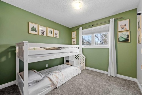 123 Sackville Drive Sw, Calgary, AB - Indoor Photo Showing Bedroom