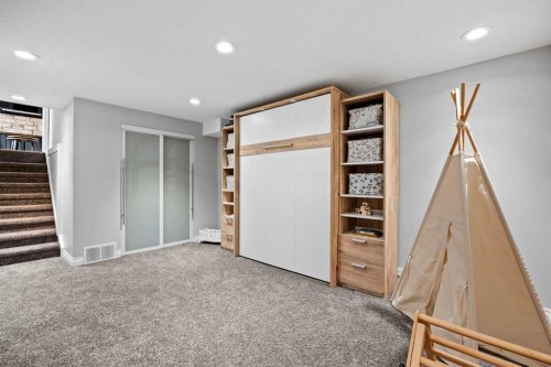 123 Sackville Drive Sw, Calgary, AB - Indoor Photo Showing Other Room