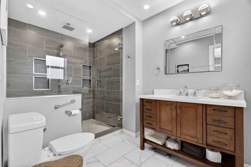 951 3Rd Street Sw, Diamond Valley, AB - Indoor Photo Showing Bathroom
