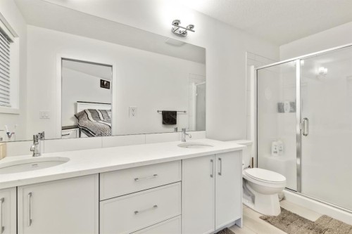620 Copperstone Manor Se, Calgary, AB - Indoor Photo Showing Bathroom