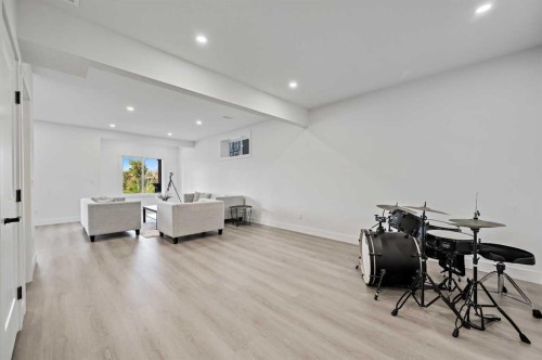 13 Cranbrook Cove Se, Calgary, AB - Indoor