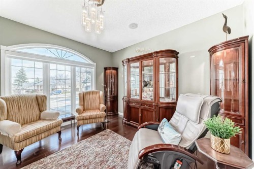 58 Chapala Crescent Se, Calgary, AB - Indoor Photo Showing Living Room