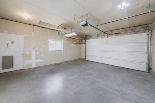 127 Covehaven Court Ne, Calgary, AB - Indoor Photo Showing Garage
