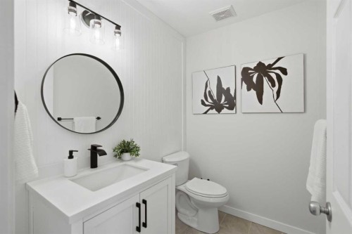 127 Covehaven Court Ne, Calgary, AB - Indoor Photo Showing Bathroom