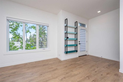408 Greenbriar Common Nw, Calgary, AB - Indoor Photo Showing Other Room