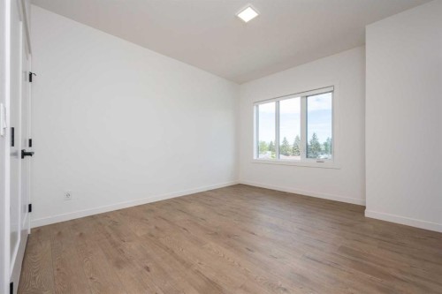 408 Greenbriar Common Nw, Calgary, AB - Indoor Photo Showing Other Room