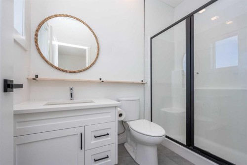 408 Greenbriar Common Nw, Calgary, AB - Indoor Photo Showing Bathroom
