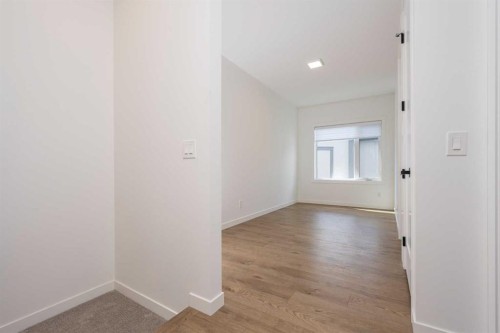408 Greenbriar Common Nw, Calgary, AB - Indoor Photo Showing Other Room